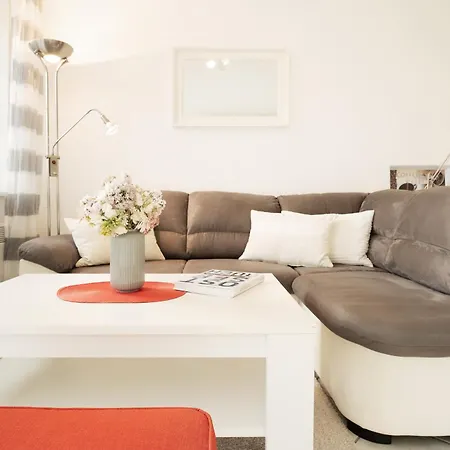 Happy Place アパート